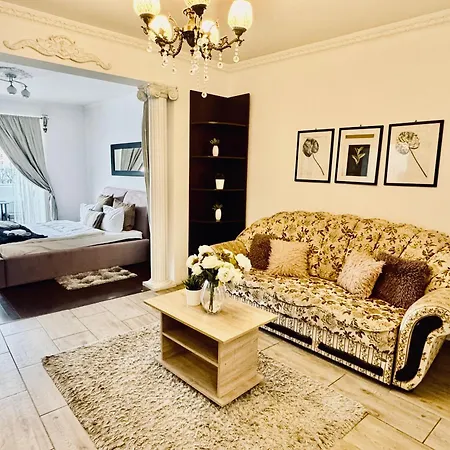Apartment Baroq Central City Apartment *