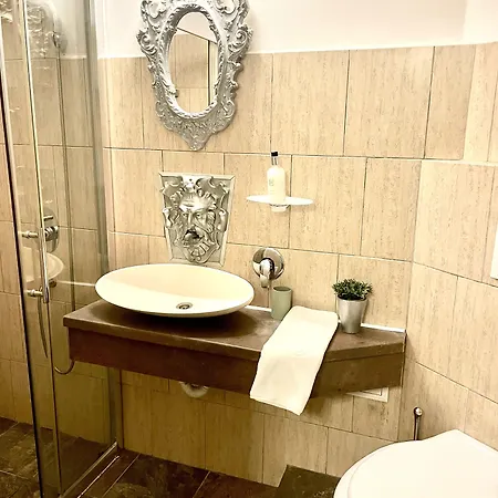 Baroq Central City Apartment *