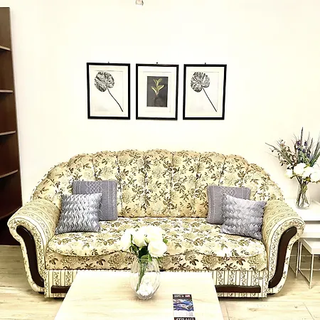 Baroq Central City Apartment *