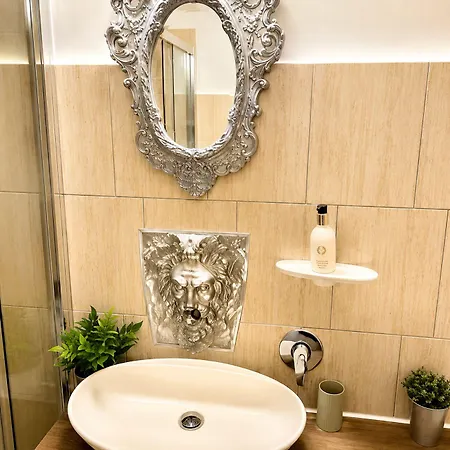 Baroq Central City Apartment * Bucharest