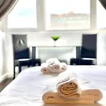 Baroq Central City Apartment