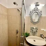 Baroq Central City Apartment Bucharest