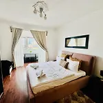 Baroq Central City Apartment Apartment Bucharest