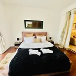 Apartment Baroq Central City Apartment *